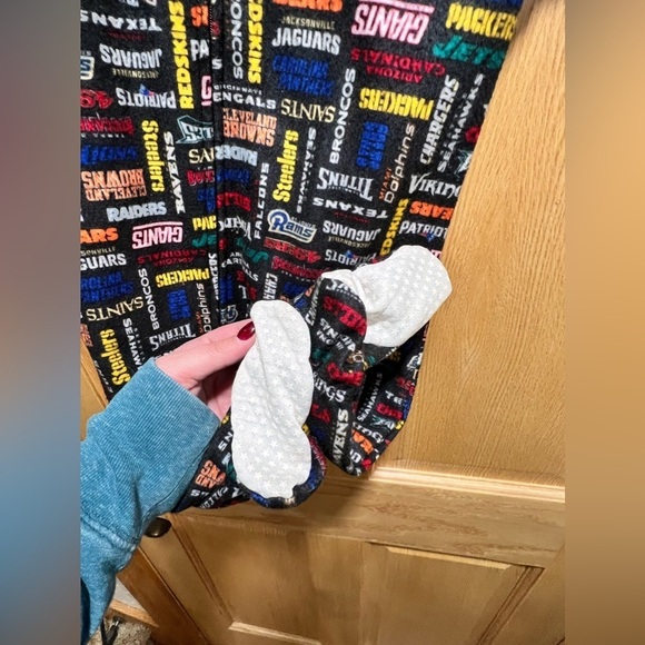 NFL 18 Months Girl Boy Team Apparel NFL Football Team Logo Pajama Sleeper JIT49 - Picture 3 of 5